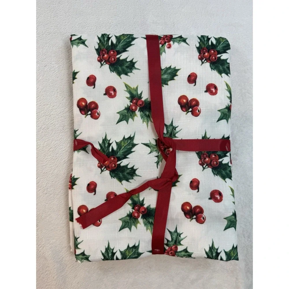 HOLIDAY HOLLY LEAVES BERRIES 100% Poly FABRIC TABLECLOTH 52